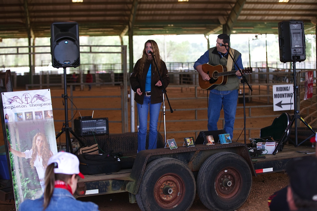 Live Music - Templeton Thompson